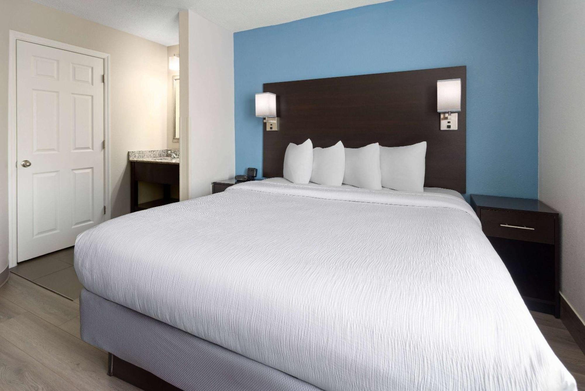 Baymont By Wyndham Newark At University Of Delaware Exterior foto